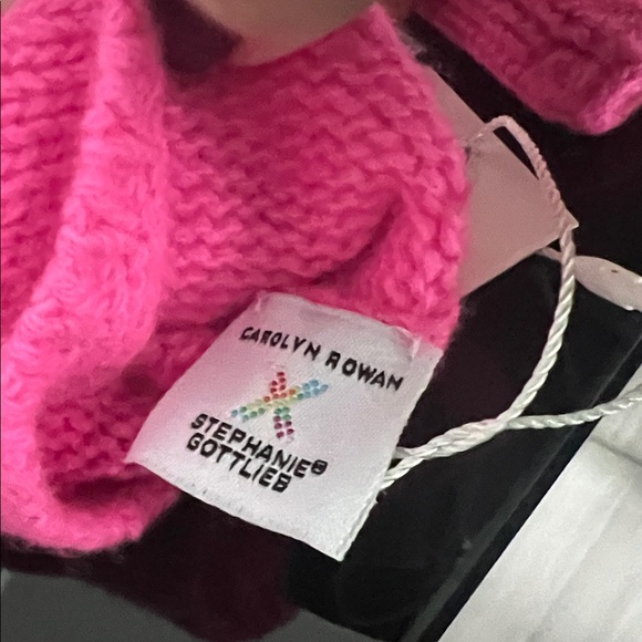 Cashmere Pink Fingerless Gloves - Picture 3 of 4